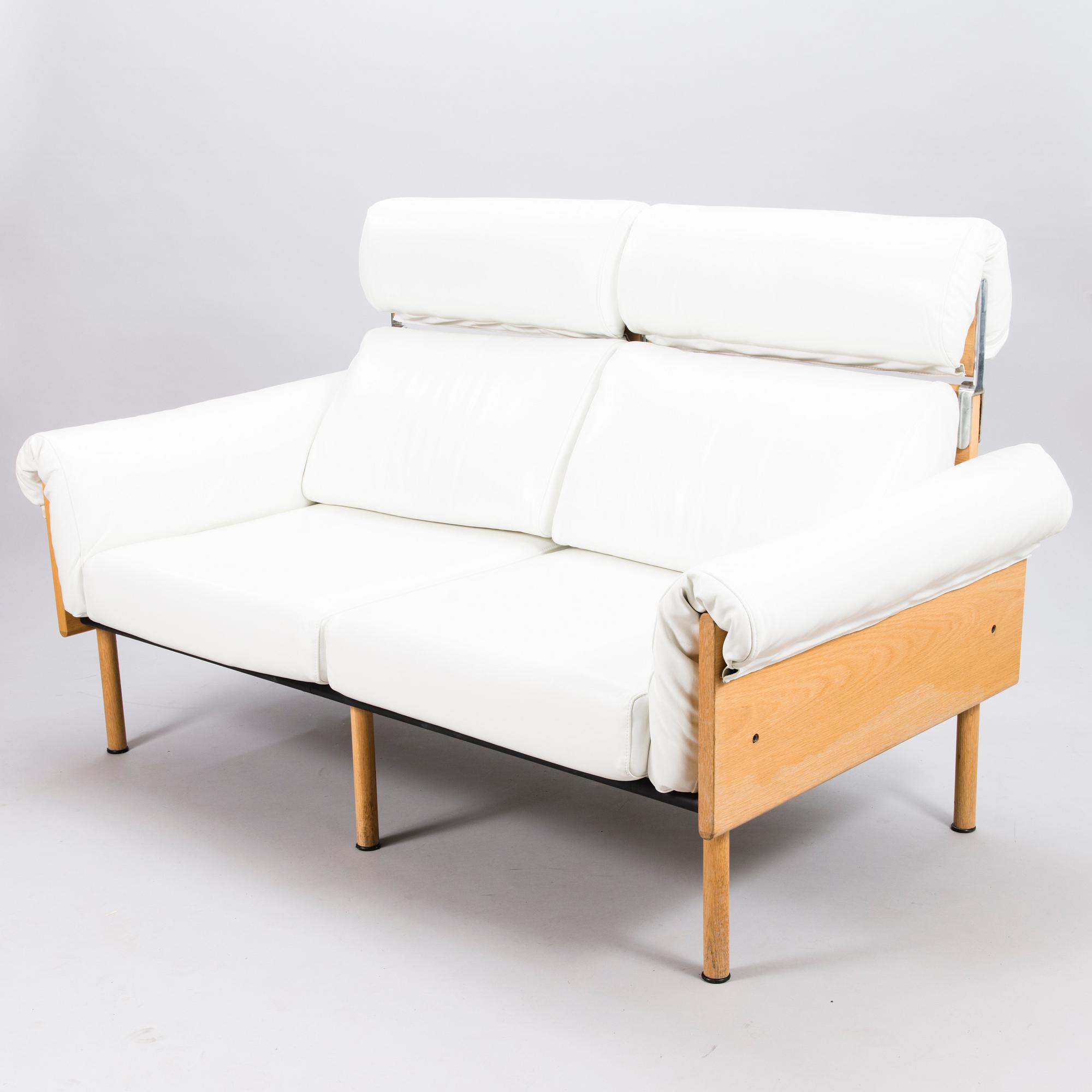 YRJÖ KUKKAPURO, sohva, "Ateljee", Haimi/Avarte 1900-luvun loppu.