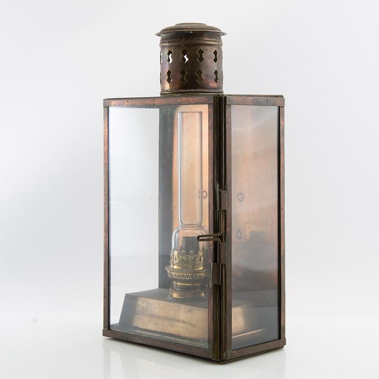 Spotlight, first half of the 20th century.