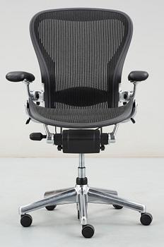 SKRIVBORDSSTOL, "Aeron", Donald Chadwick och Bill Stumpf, Herman Miller, formgiven 1994.