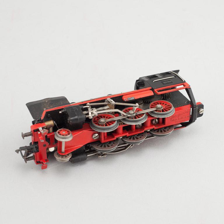 A collection of mainly Fleischmann toy trains, 12 pieces from the second half of the 20th century.