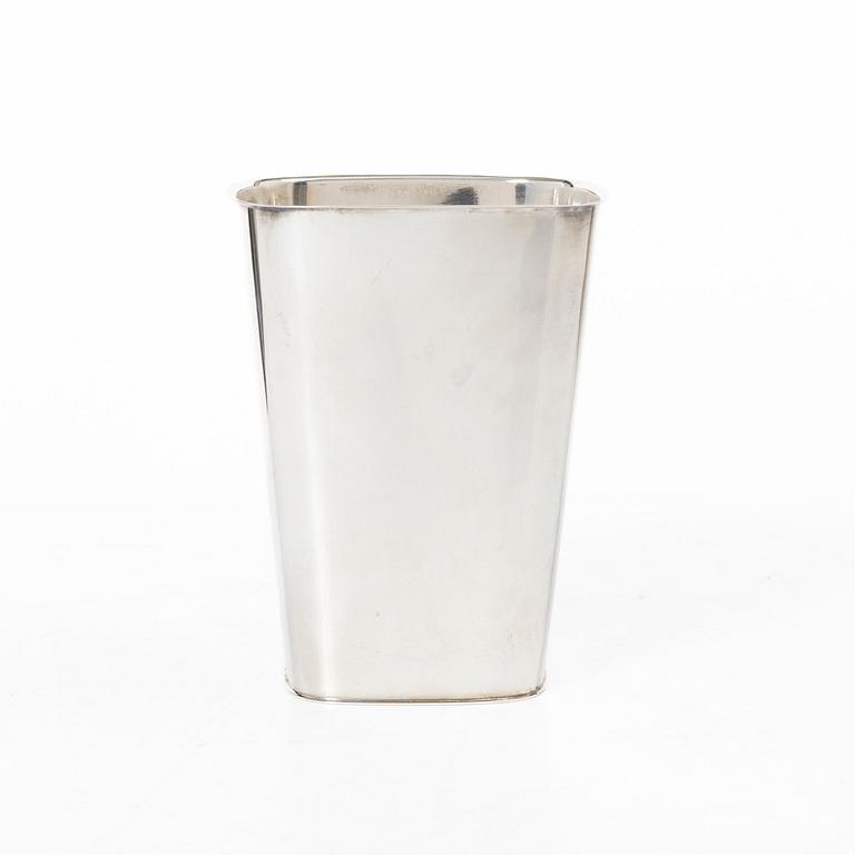 Gustav Janson, vase, silver, C.G. Hallberg, Stockholm 1957.