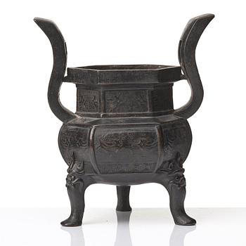 A bronze tripod censer, Qing dynasty, 17th/18th Century.