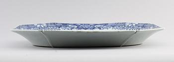 STEKFAT, porslin, Kina, Qianlong 1736-1795.