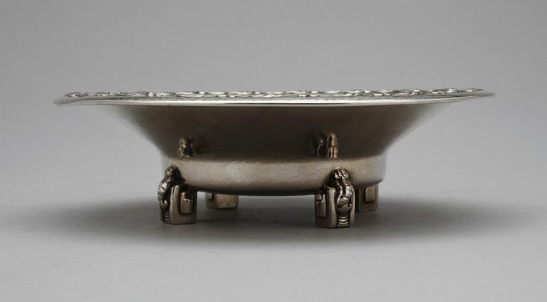 SKÅLFAT, silver, 1900-talets början. Total vikt ca 340 g.