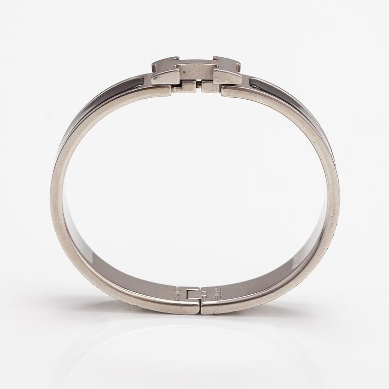 Hermès, armband, "Clic H PM", silverfärgad metall och svart emalj.