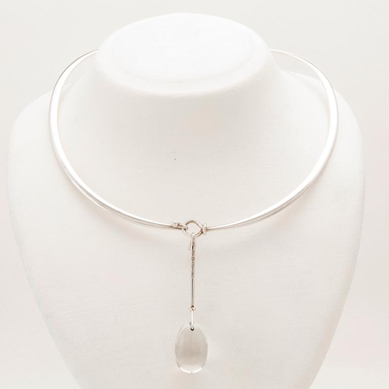 Vivianna Torun Bülow-Hübe, collier silver med bergkristaller design för Georg Jensen.