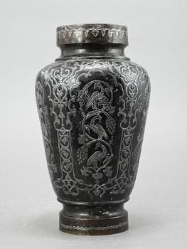 VAS, koppar med silverinläggningar, orientalisk, 1800/1900-tal.