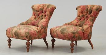 EMMAFÅTÖLJER, ett par, omkring år 1900.