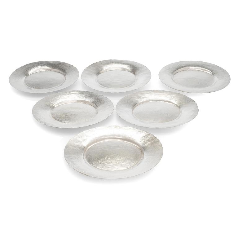 Tapio Wirkkala, lautasia, 6 kpl, hopeaa, TW 140, Kultakeskus, Hämeenlinna 1976-79.