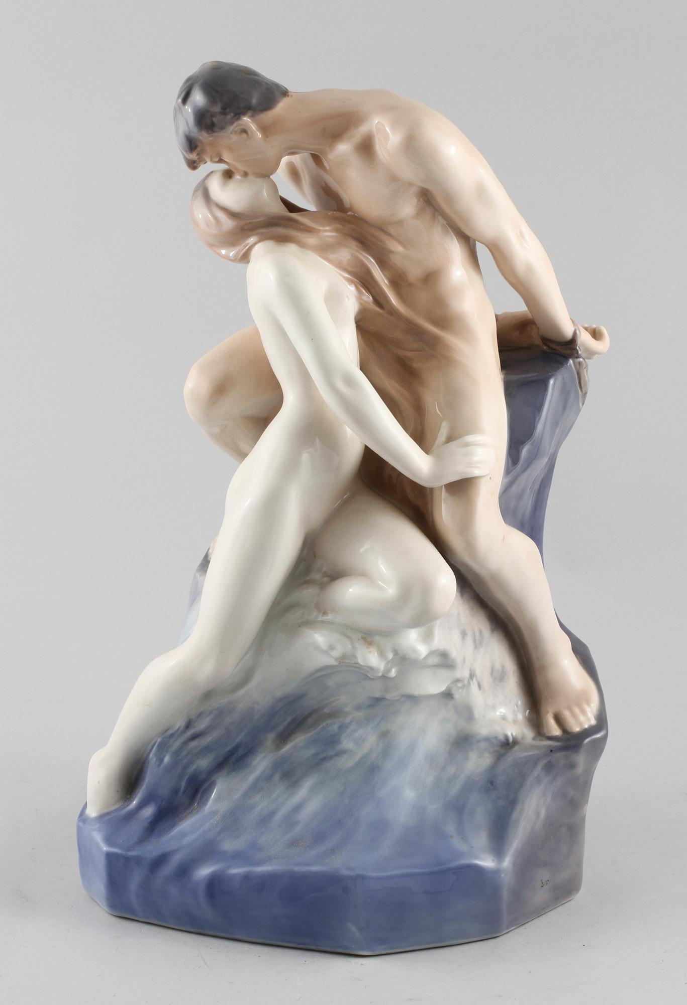 FIGURIN, porslin, nr 1132, formgiven av Theodor Lundberg, Royal Copenhagen, Danmark, 1900-talets andra hälft.