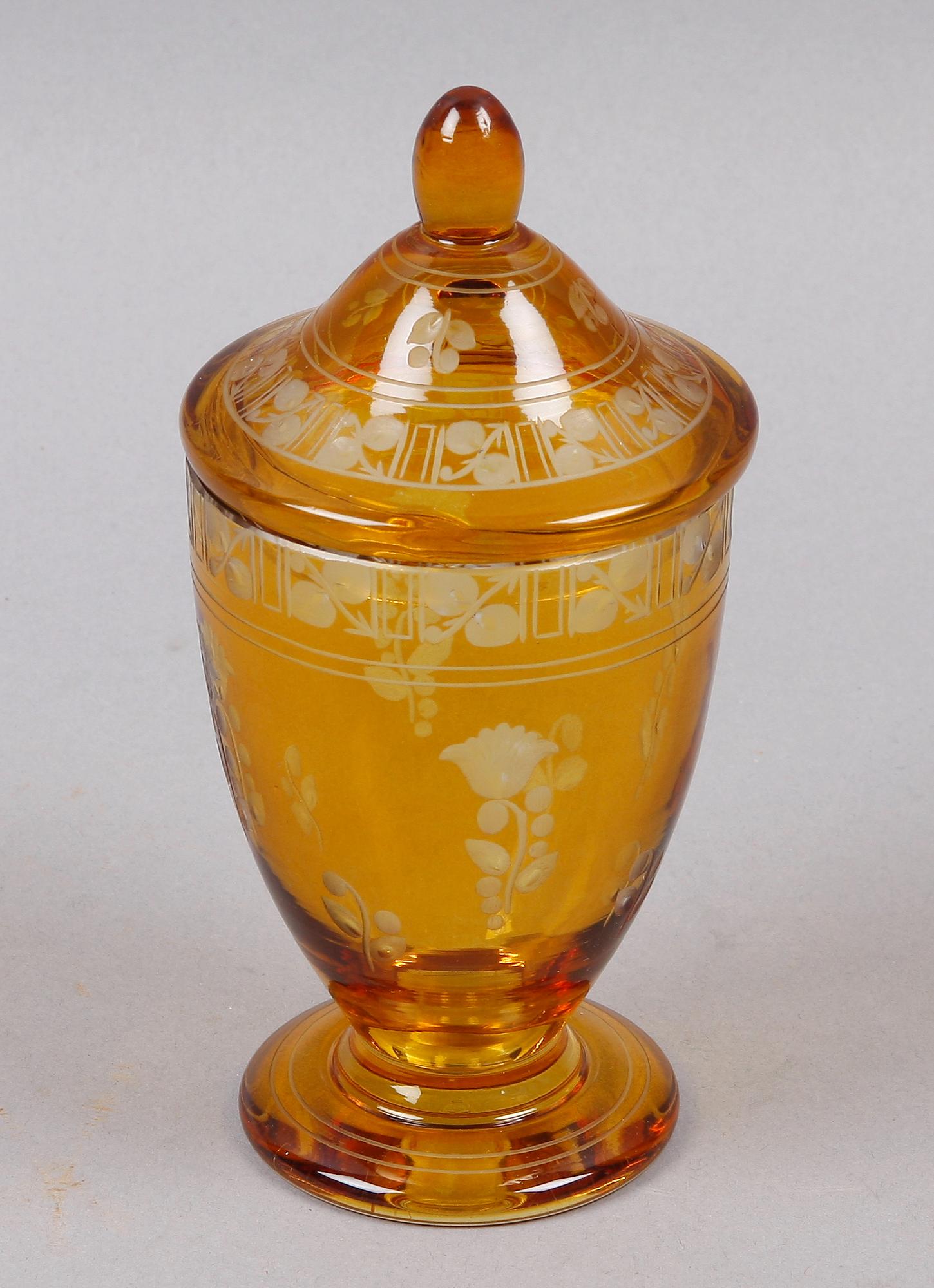 PARTI GLAS, 3 st, Böhmen, 1900-talets första hälft.