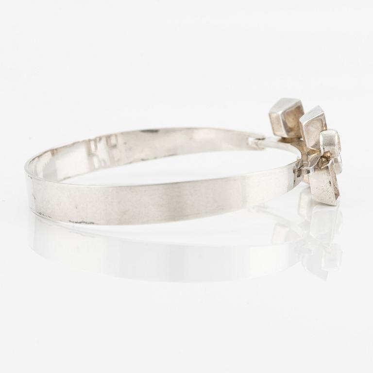 Bangle, Kultasepät Salovaara, silver with white synthetic stones. Turku/Åbo 1968.