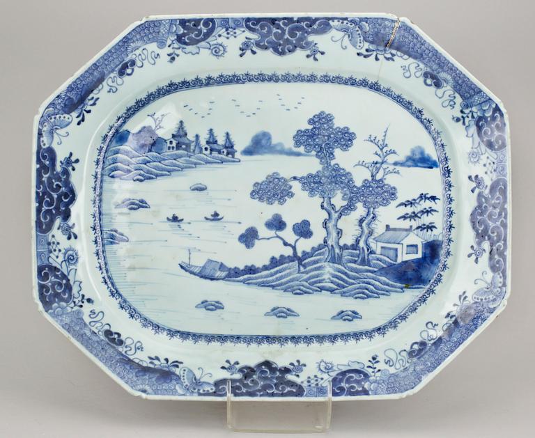 STEKFAT, 3 olika, porslin, Qianlong, Kina 1700-tal.