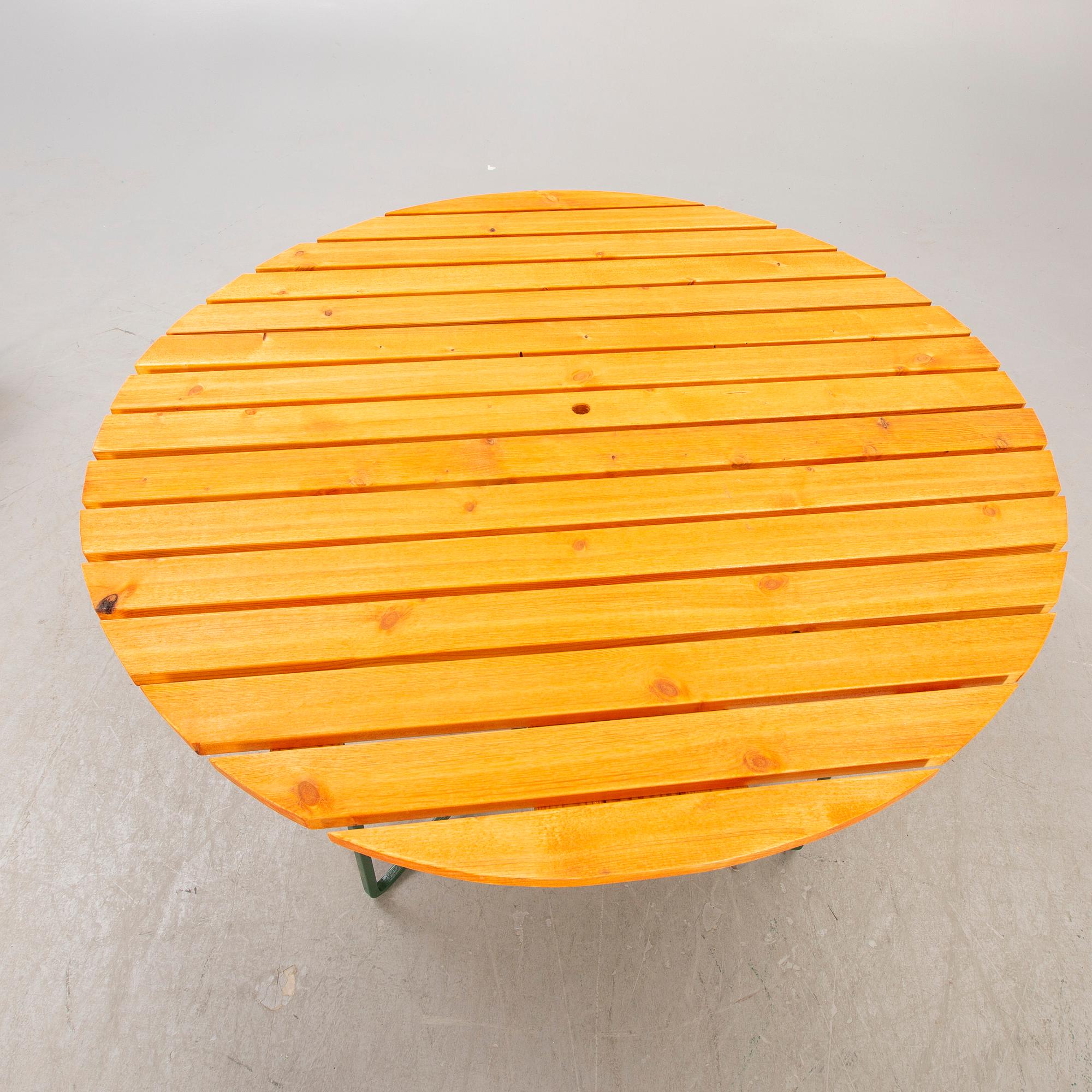 A five pcs garden suite by Arthur Lindquist  model A2, Grythyttan Stålmöber, late 20th century.
