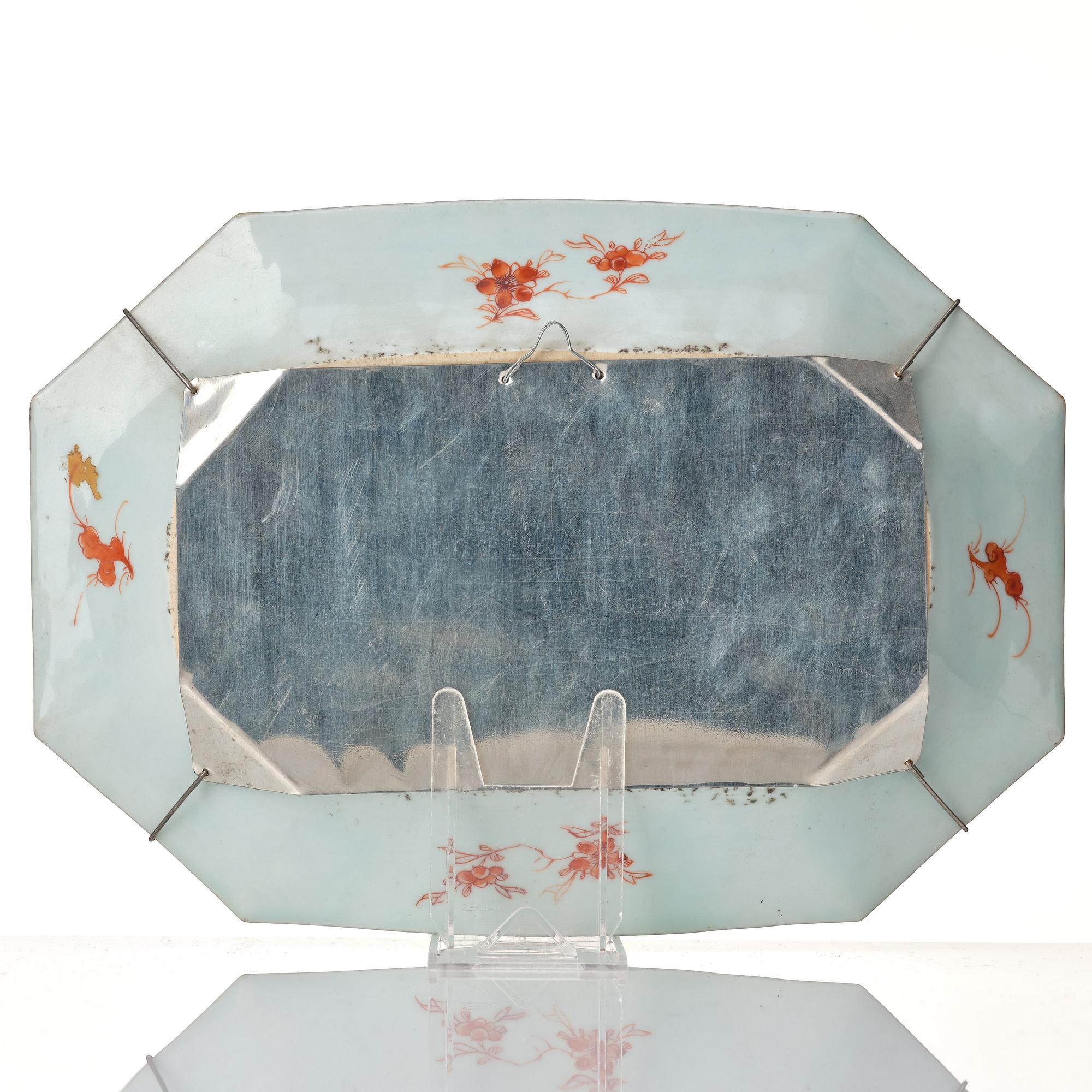 A set of 3 imari serving dishes, Qing dynasty, 18th Century.