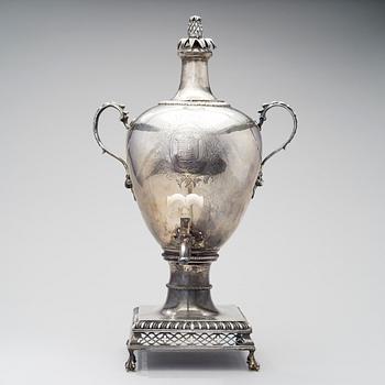 TEA URN, silver, London 1771, makers mark M.I, weight 2746 g.