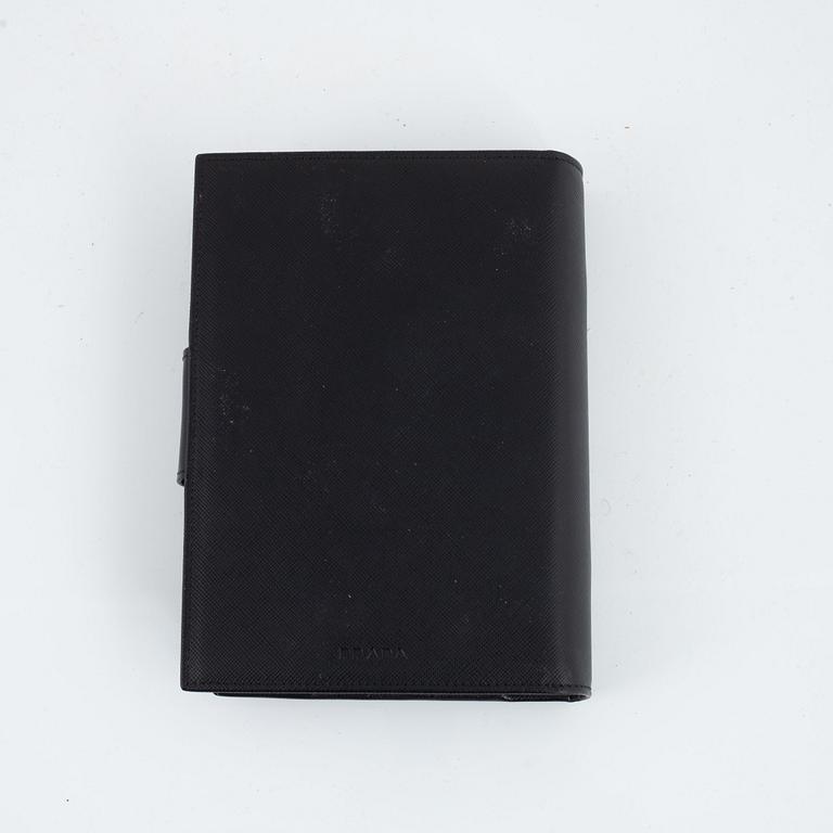 Prada, agenda.