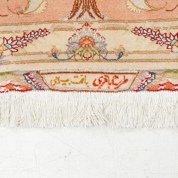 Matta, Täbriz, part silk, 50raj, signerad, ca 300 x 200 cm.