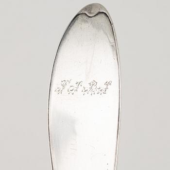 Soppslev samt ragusked, silver, Norrköping 1800-talets första hälft.