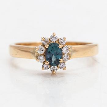 Ring, 18K guld, alexandrit och diamanter ca 0.20 ct tot.