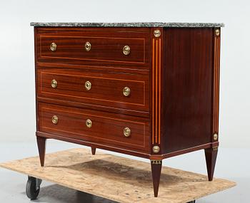 BYRÅ, sengustaviansk stil, omkring 1900-talets mitt.