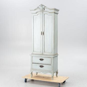 A cabinet, early 20th century.