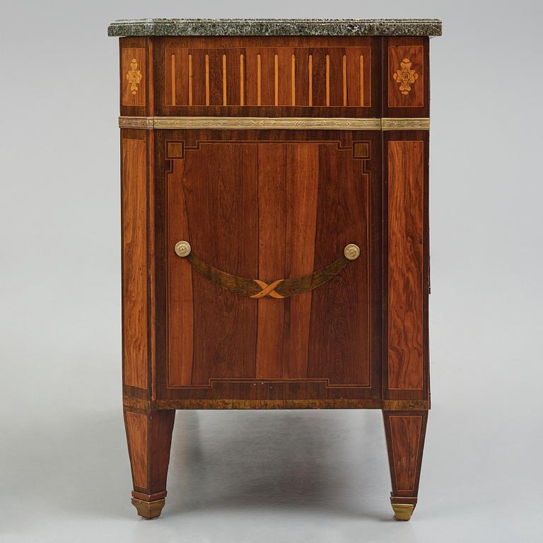 Byrå, av Gustaf Foltiern (mästare i Stockholm 1771-1804), Gustaviansk.