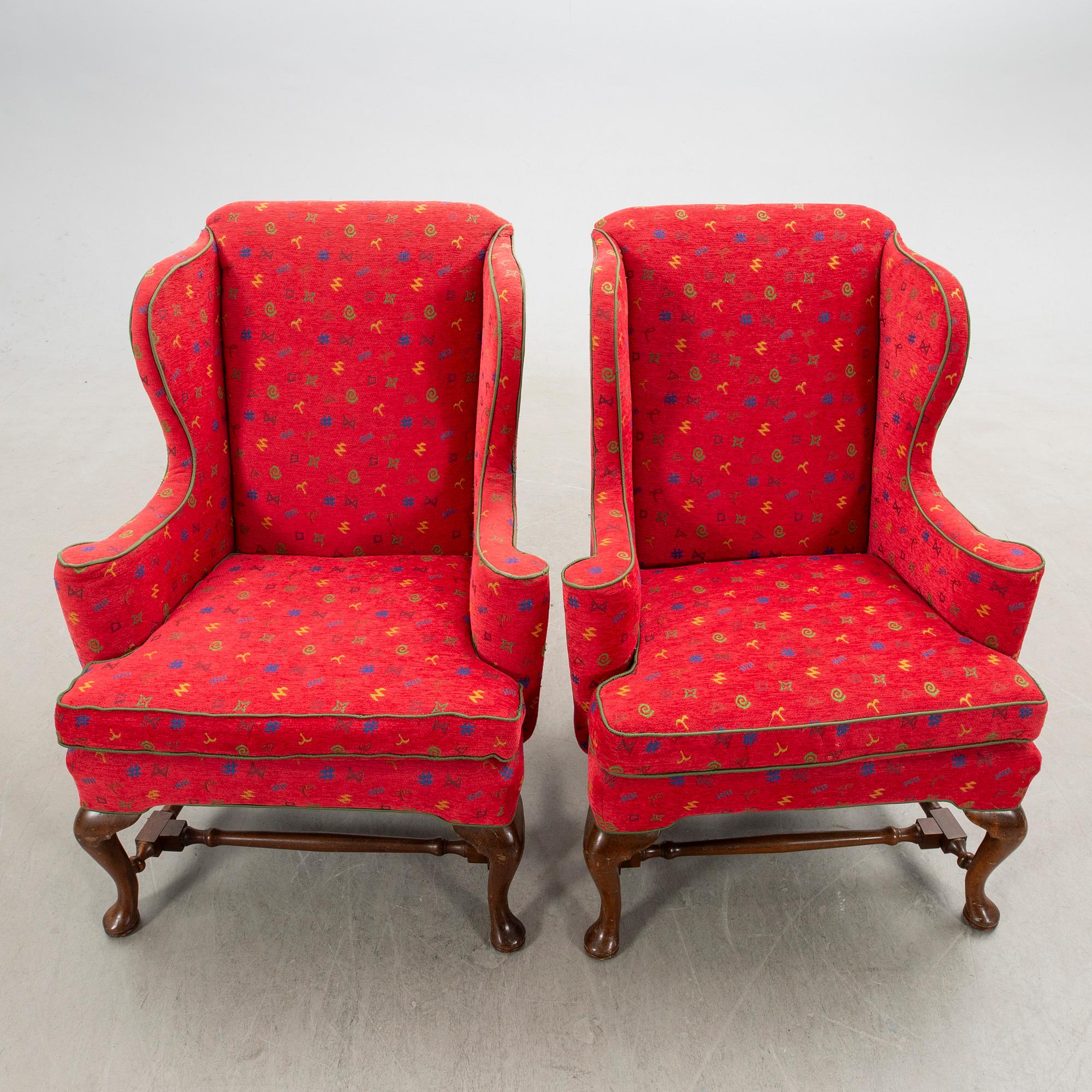 Armchairs, a pair in Queen Anne style, 20th century.
