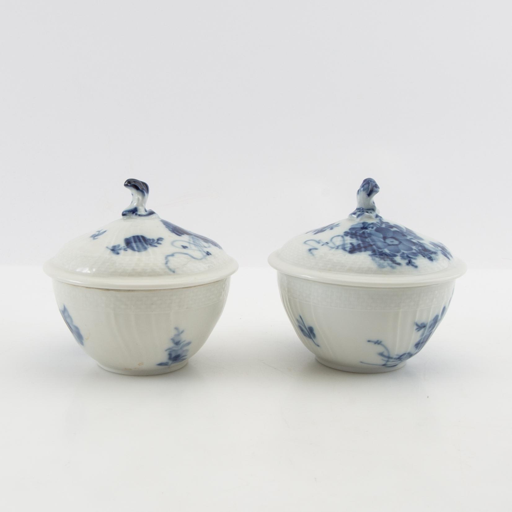 Service approximately 140 pieces "Blue Flower" Royal Copenhagen Denmark 20th century porcelain.
