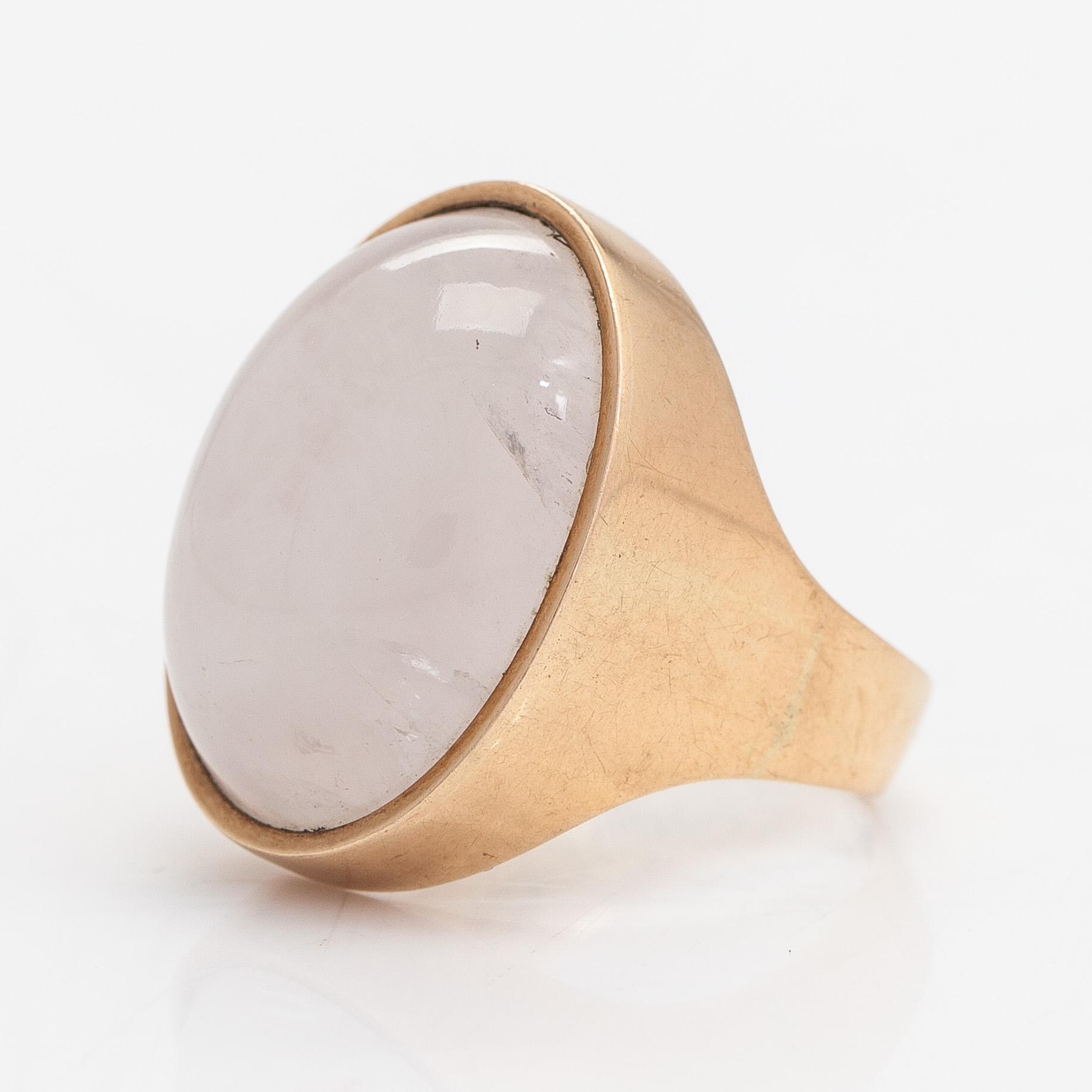 Ring, 14K vitguld och rosenkvarts. Olavi Nupponen, Helsingfors 1960.