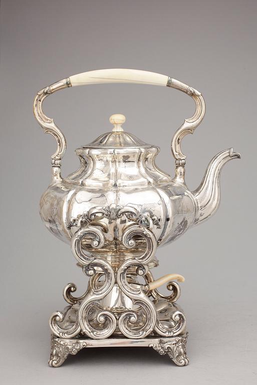 TEKÖK på RECHAUD, silver, Fritze & Finger, Tyskland, 1800-talets andra hälft. Vikt ca 638.