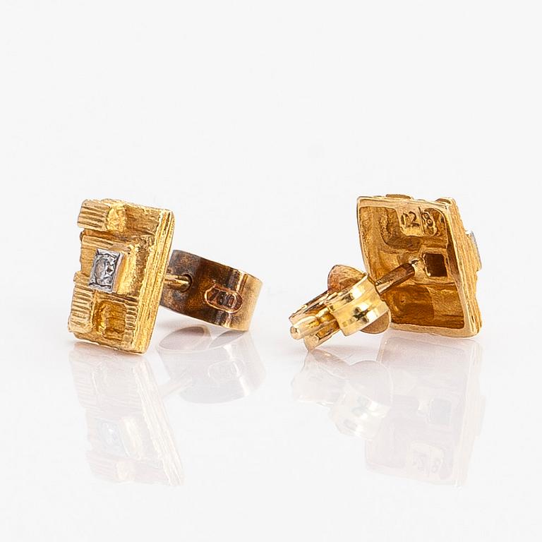 Björn Weckström, a pair of 18K gold earrings 'Thai' with diamonds approx. 0.04 ct in total for Lapponia.