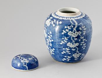 BOJAN, porslin. Kina 1800/1900-tal.