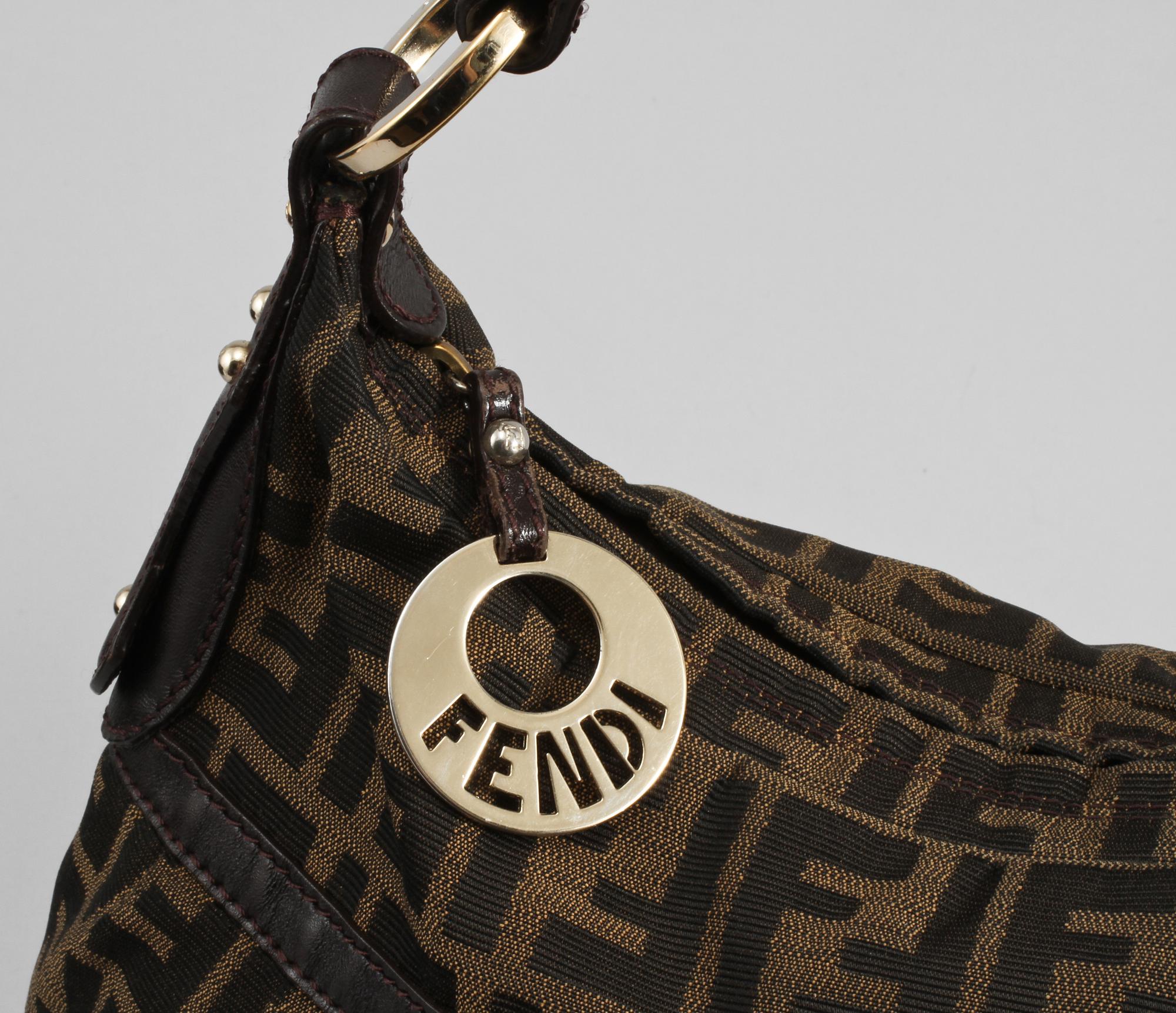 VÄSKA, "Chef Zucca", Fendi.