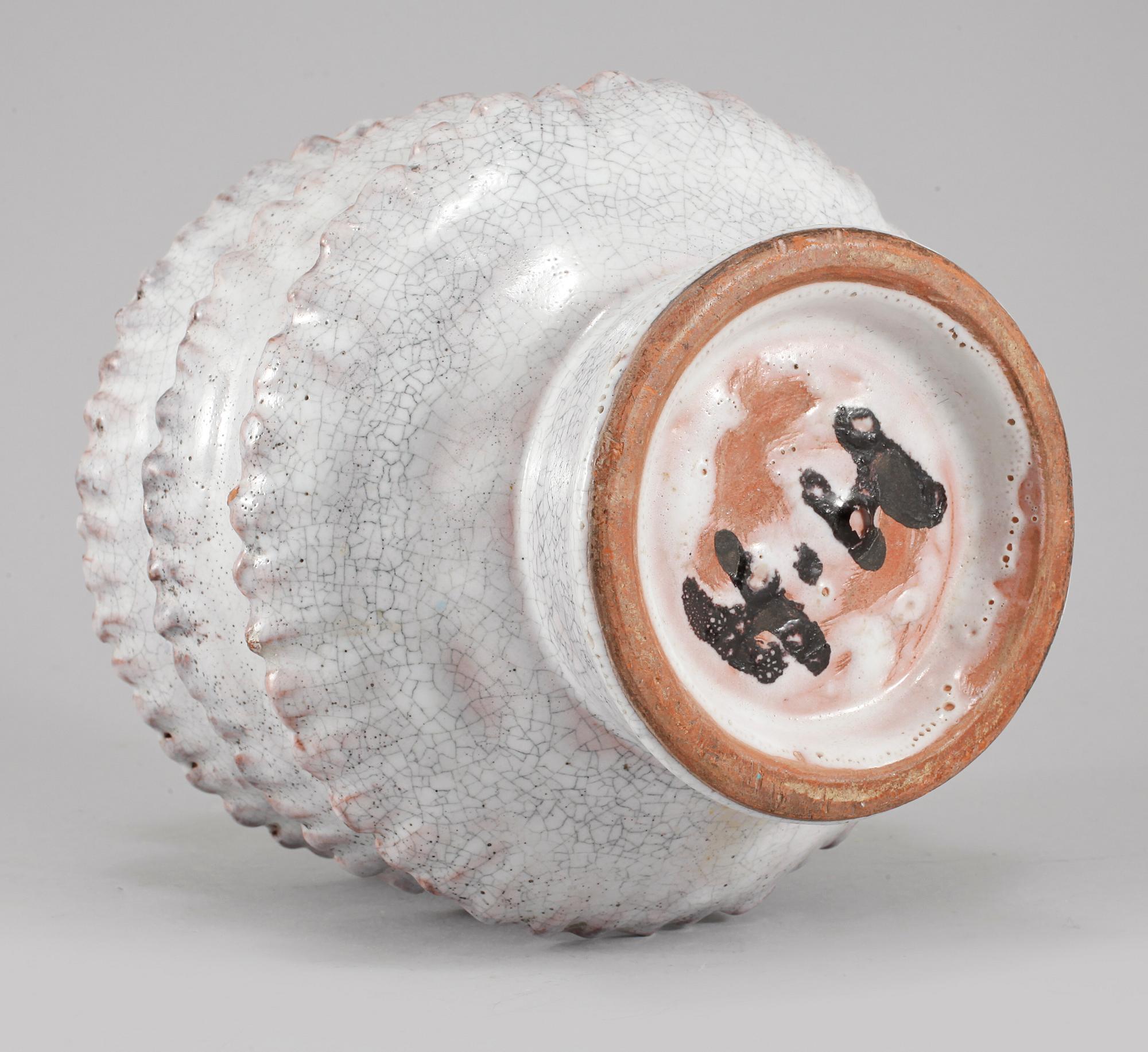 VAS, lergods, Hildur Haggård, monogramsignerad.