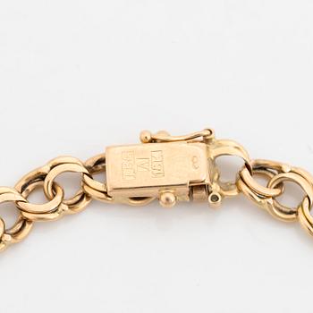 18K gold bracelet.