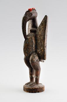 FIGUR, skuret trä, sannolikt Afrika.