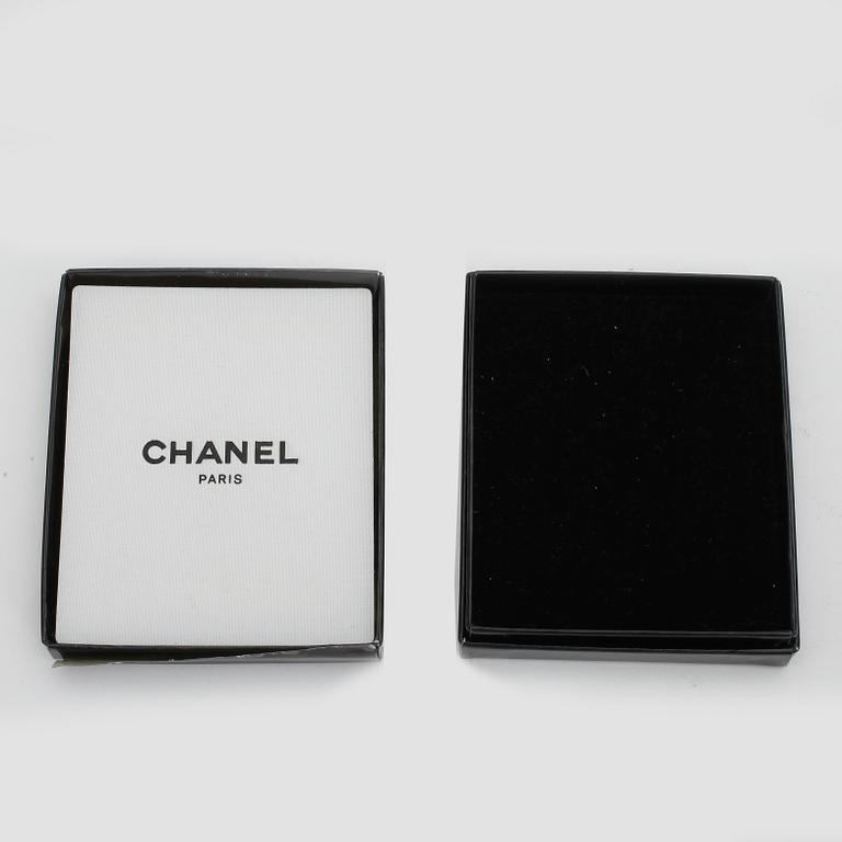 SKÄRP, Chanel.