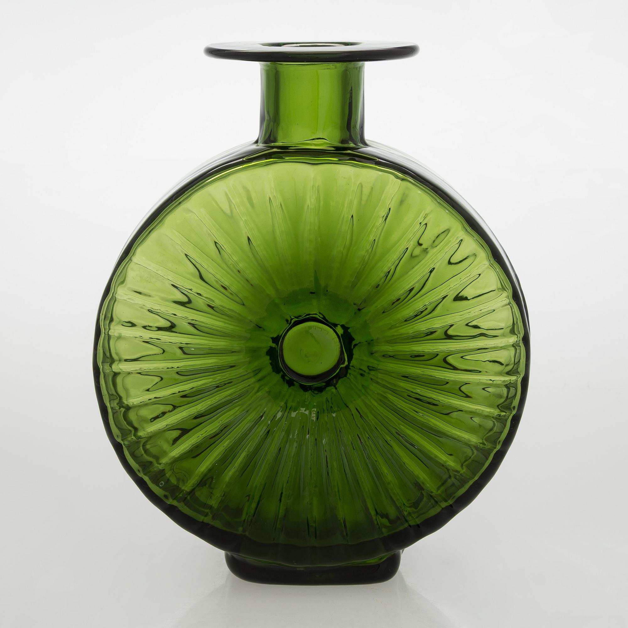 Helena Tynell, a 'Sun bottle' for Riihimäen Lasi Oy. In production 1964-1974.