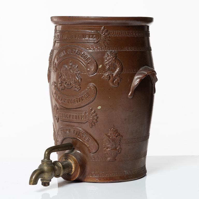 Apothecary vessel, Numa Peterson, Hamngatan 32, Stockholm, sent 19th century.
