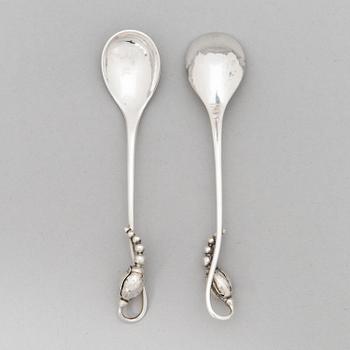 Georg Jensen, Kahvilusikoita, 12 kpl, "Magnolia/Blossom", sterlinghopeaa. Tanska 1900-luvun puoliväli. Design nro 84.