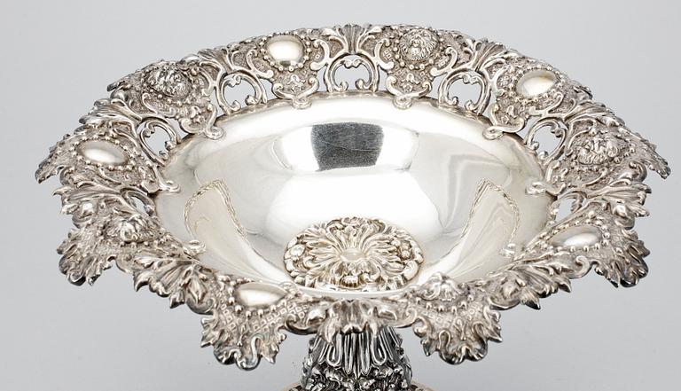 UPPSATSSKÅL, silver, senempire/nyrokoko, Zethelius, Stockholm 1841. Vikt ca 990 gram.