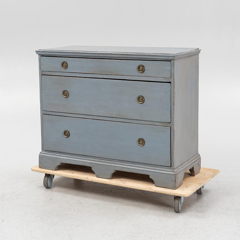 A late 19th century chest of drawers.