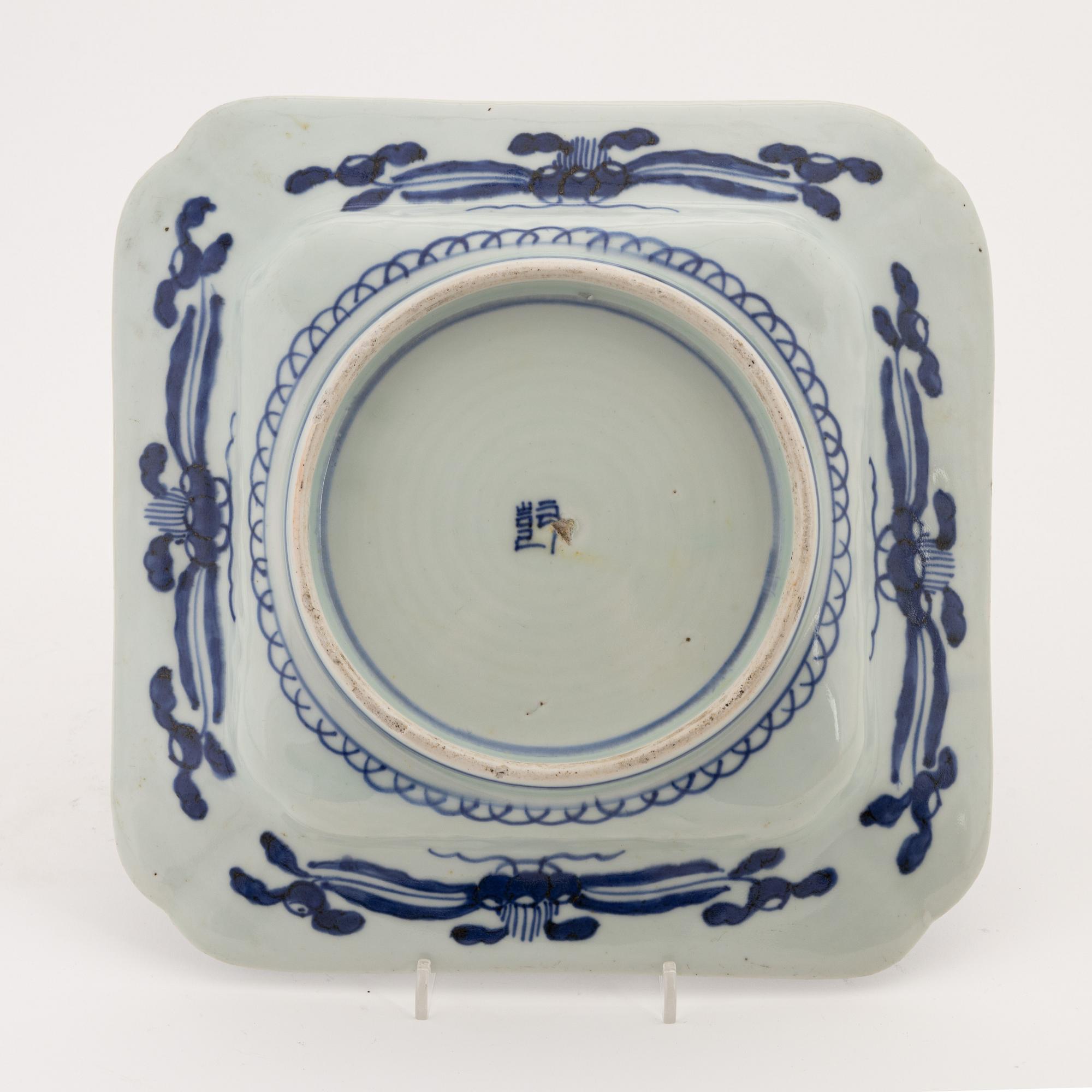 A blue and white Japanese dish, Meiji period (1868-1912).