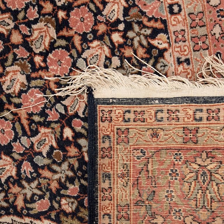 Carpet Oriental semi-antique/old approx. 316x214 cm.