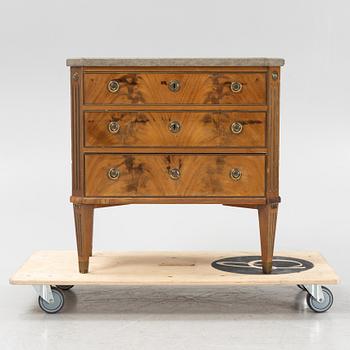 A late Gustavian style chest of drawers, early 20th Century.