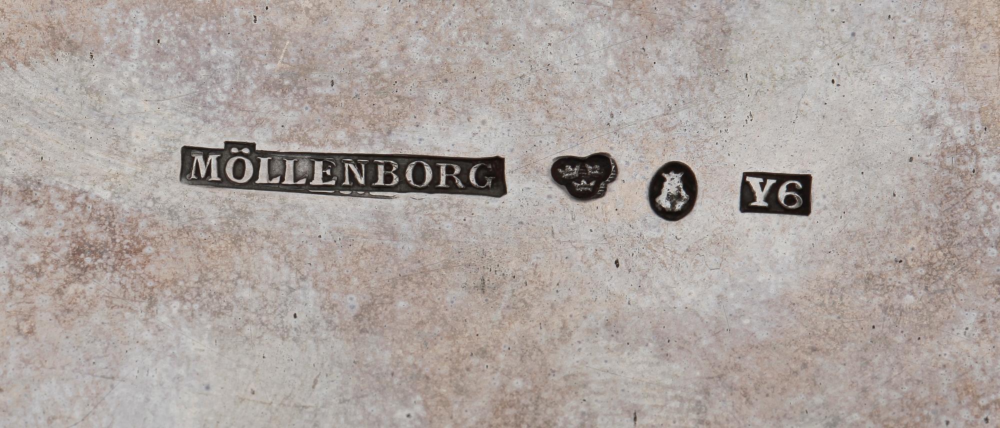 SOCKERSKRIN SAMT GRÄDDKANNA, silver, bla Möllenborg, 1901 resp 1830. Totalvikt ca 470 gram.