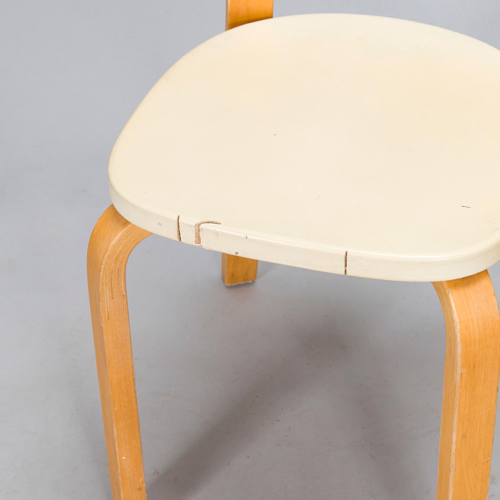 Alvar Aalto, stolar, 2 st, modell 69, Artek 1960-tal.