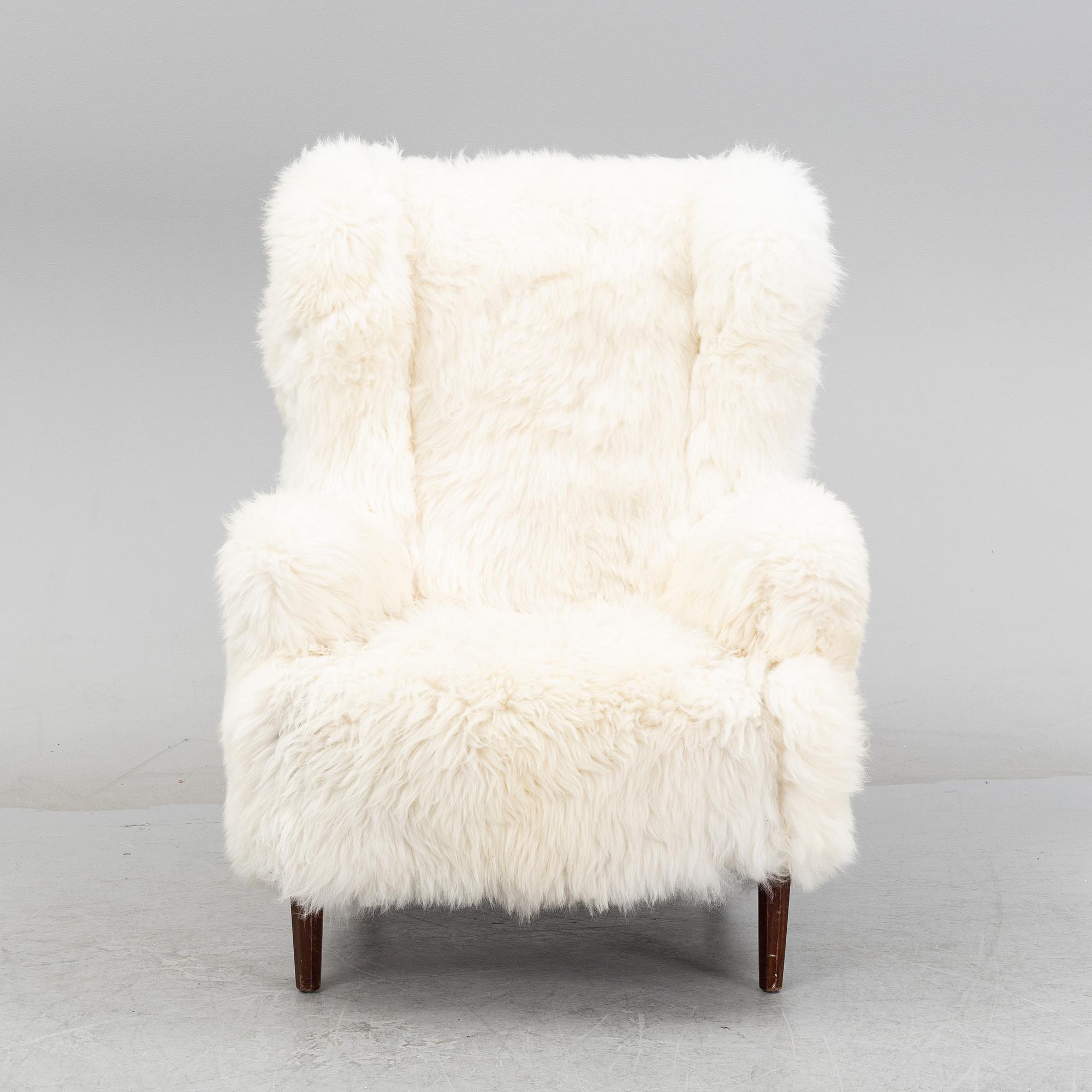 A mid 20th Century armchair.