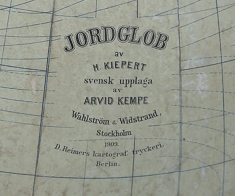 JORDGLOB, golvmodell, Arvid Kempe, Wahlström & Widstrand 1909. Höjd ca 96 cm.